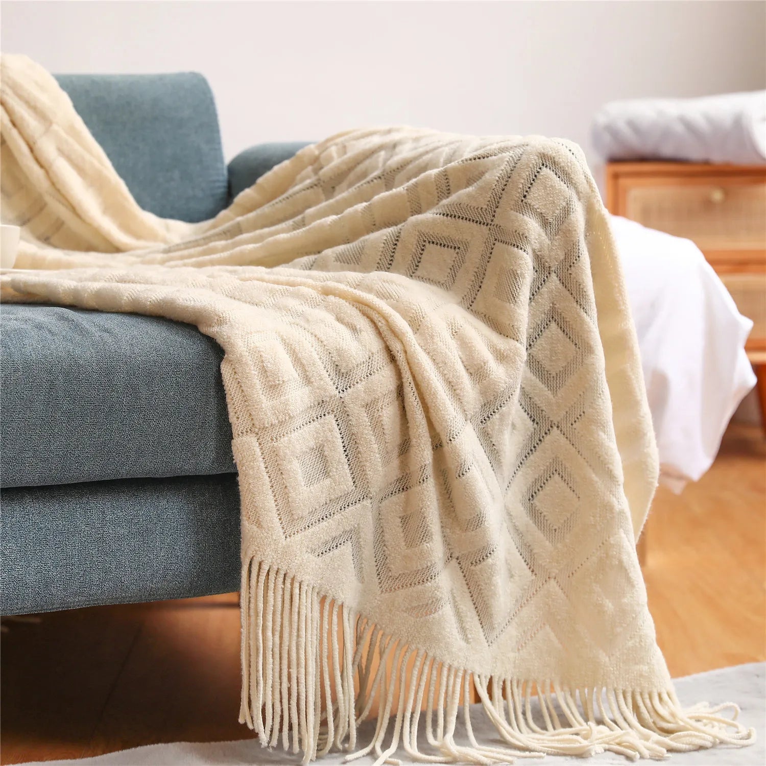 Luxurious Diamond-Shaped Cashmere Feel Knitted Blanket Throw