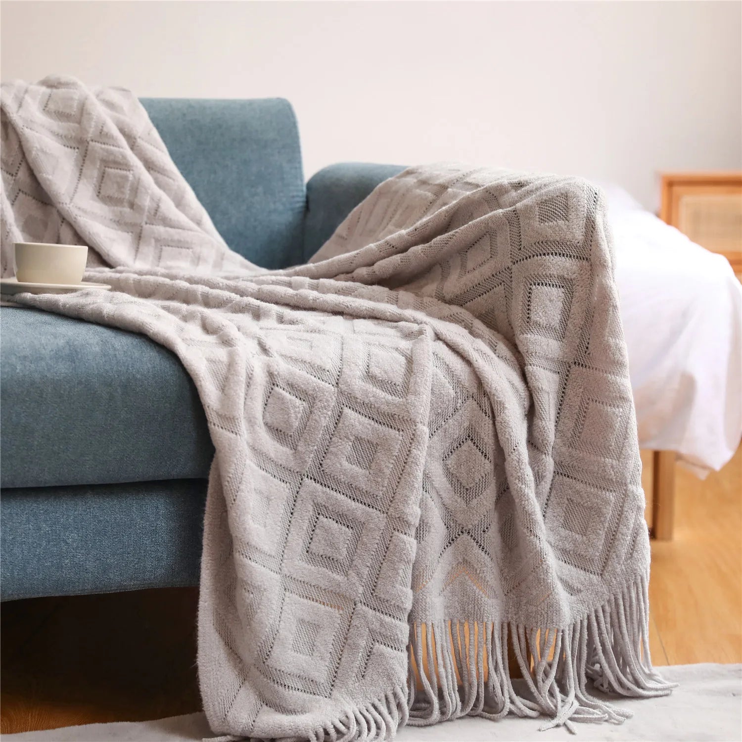 Luxurious Diamond-Shaped Cashmere Feel Knitted Blanket Throw