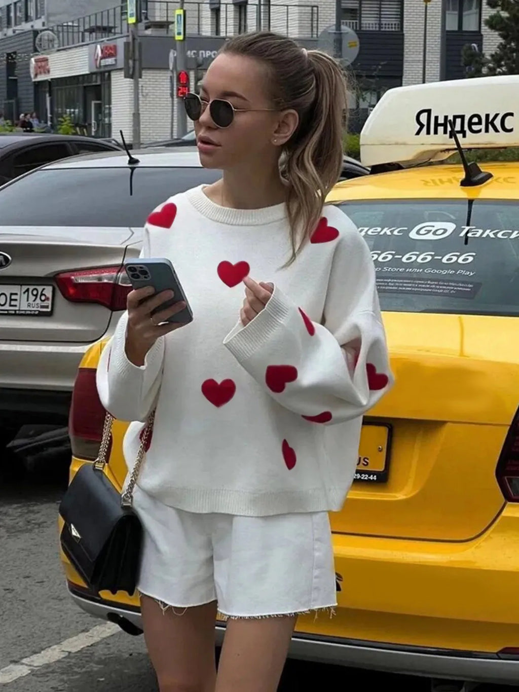 Women's White Red Heart Print Knit Sweater Crew Neck Oversized Casual Long Sleeve Pullover