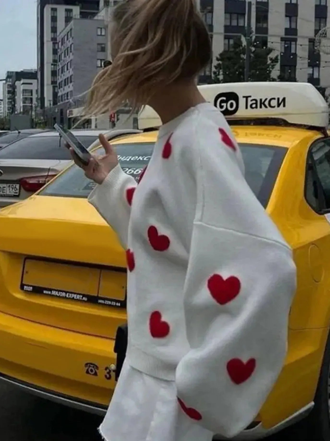 Women's White Red Heart Print Knit Sweater Crew Neck Oversized Casual Long Sleeve Pullover