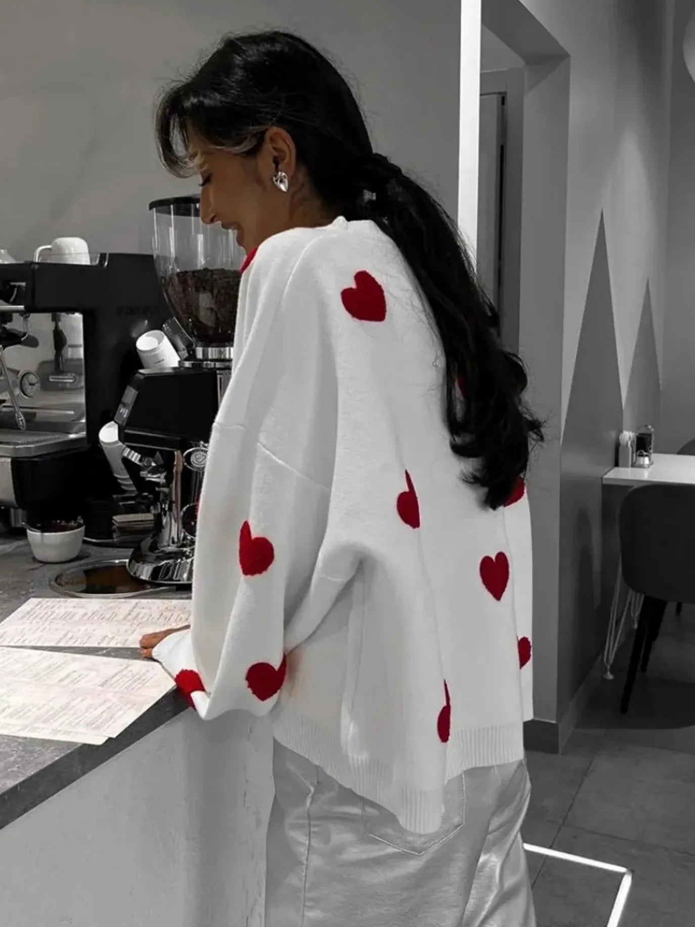Women's White Red Heart Print Knit Sweater Crew Neck Oversized Casual Long Sleeve Pullover
